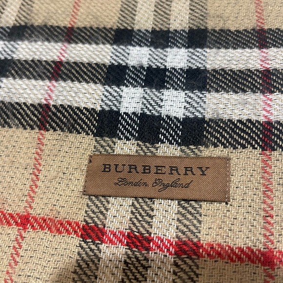 BURBERRY Reversible Cashmere Scarf - Picture 10 of 13